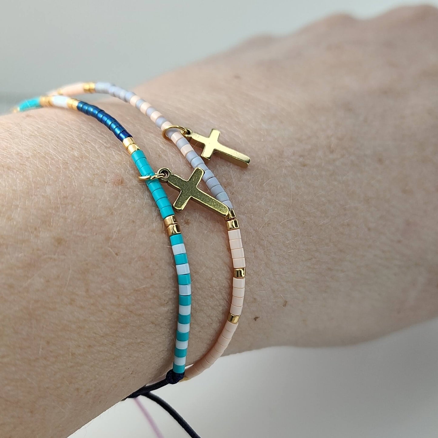 Pulsera cruz