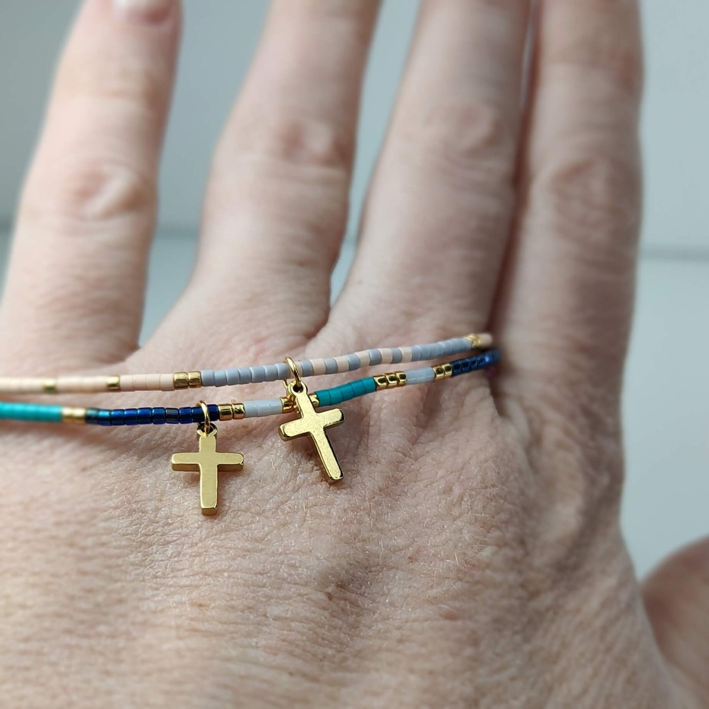 Pulsera cruz